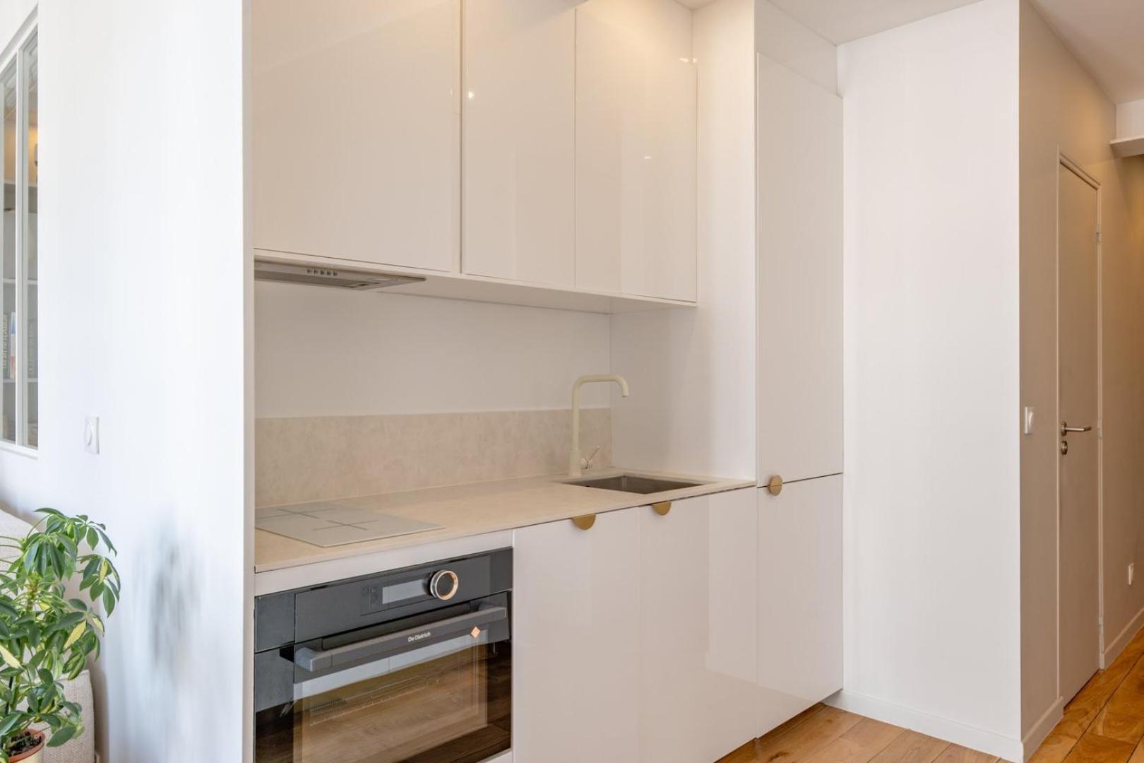 Cozy Faubourg St Martin Retreat Apartment Paris